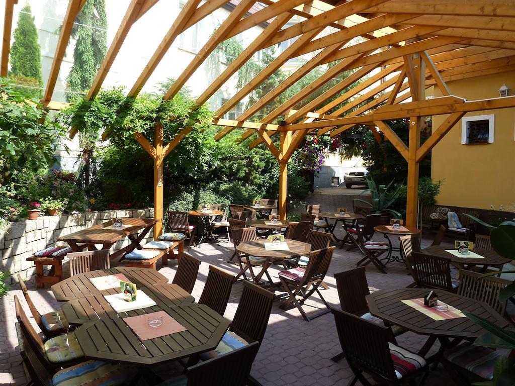 Penzion Holiday Marianske Lazne Exterior foto