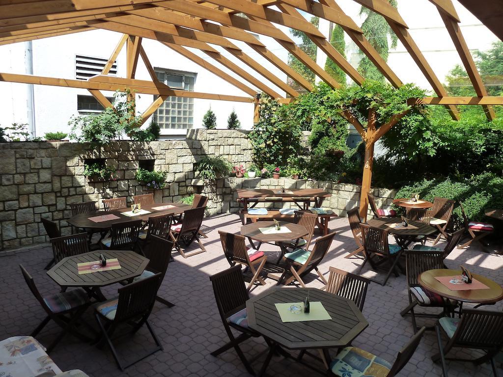 Penzion Holiday Marianske Lazne Exterior foto
