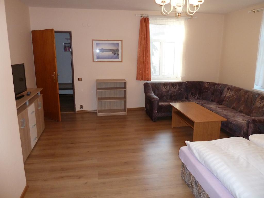 Penzion Holiday Marianske Lazne Exterior foto